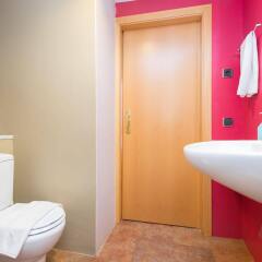 Отель Born-Tiradors Apartments Испания, Барселона - отзывы, цены и фото номеров - забронировать отель Born-Tiradors Apartments онлайн ванная