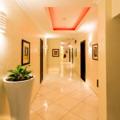 Отель Morning Side Suites Etim Inyang интерьер отеля