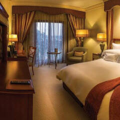 Отель Peermont D'oreale Grande at Emperors Palace сейф в номере