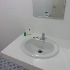 Отель Orange House ванная