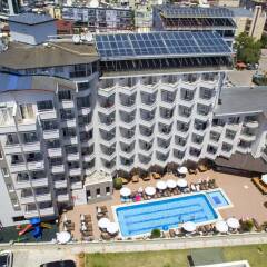 Grand Atilla Hotel бассейн