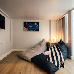 Chamberlain Hostel - Adults Only Бангкок комната для гостей фото 4