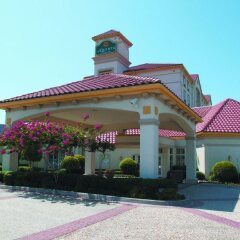 Отель La Quinta Inn & Suites Dallas North Central фото 6