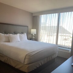 Отель Embassy Suites Fort Worth - Downtown комната для гостей фото 4