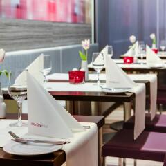 Отель IntercityHotel Hamburg Dammtor-Messe питание