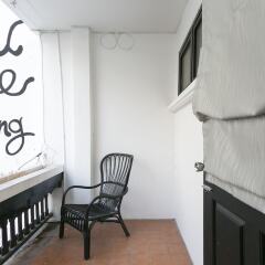 1989 Sukhumvit Bangkok - Hostel Бангкок балкон