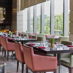 Отель Crowne Plaza New Delhi Rohini питание фото 3