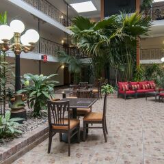 Governors Suites Hotel фото 7