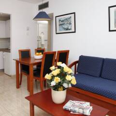 Отель Apartamentos Roc Portonova комната для гостей фото 5