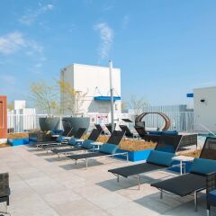 Апартаменты Upscale Apartment in Downtown LA бассейн