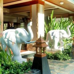 Отель Royal Ivory Sukhumvit Nana By Compass Hospitality Бангкок