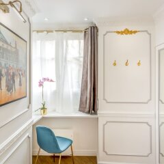 Отель Luxury 2 bedroom 2.5 bathroom Louvre Франция, Париж - отзывы, цены и фото номеров - забронировать отель Luxury 2 bedroom 2.5 bathroom Louvre онлайн удобства в номере фото 2
