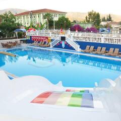 Mustis Royal Plaza Hotel Турция, Кумлюбюк - отзывы, цены и фото номеров - забронировать отель Mustis Royal Plaza Hotel онлайн бассейн фото 3