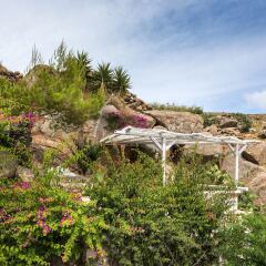 Отель Bay Bees Sea view Suites & Homes фото 9