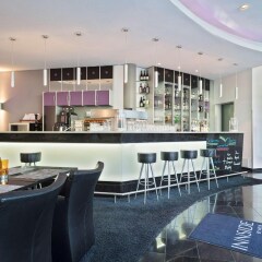 Отель INNSIDE by Meliá München Neue Messe Германия, Ашхайм - отзывы, цены и фото номеров - забронировать отель INNSIDE by Meliá München Neue Messe онлайн гостиничный бар