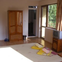 Отель Zora Guest House Болгария, Бургас - отзывы, цены и фото номеров - забронировать отель Zora Guest House онлайн комната для гостей фото 2