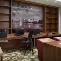 Отель Hampton by Hilton Minsk City Center Минск интерьер отеля фото 2