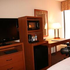 Отель Hampton Inn Newark Airport США, Элизабет - отзывы, цены и фото номеров - забронировать отель Hampton Inn Newark Airport онлайн удобства в номере