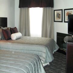 Отель Alexis Park All Suite Resort с домашними животными