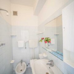 Отель Rinaldi Hotel Италия, Римини - отзывы, цены и фото номеров - забронировать отель Rinaldi Hotel онлайн ванная