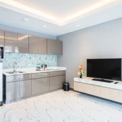 Отель Patong Bay Residence в номере фото 4