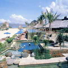 Отель The Villas at Novotel Lombok бассейн