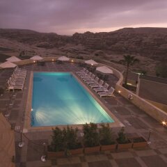 Отель Crowne Plaza Resort Petra Иордания, Вади-Муса - отзывы, цены и фото номеров - забронировать отель Crowne Plaza Resort Petra онлайн бассейн фото 2