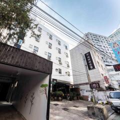 Отель Shire Inn Южная Корея, Сеул - отзывы, цены и фото номеров - забронировать отель Shire Inn онлайн парковка