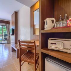 Отель Patong Lodge сейф в номере