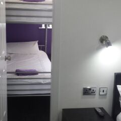 Sunrise Avenue Hotel комната для гостей