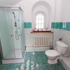 Гостиница Gostiny dvor в Тобольске отзывы, цены и фото номеров - забронировать гостиницу Gostiny dvor онлайн Тобольск ванная