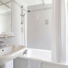 Отель Hôtel Saint Roch Франция, Париж - 1 отзыв об отеле, цены и фото номеров - забронировать отель Hôtel Saint Roch онлайн ванная