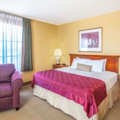 Отель Ramada by Wyndham Chatsworth США, Лос-Анджелес - отзывы, цены и фото номеров - забронировать отель Ramada by Wyndham Chatsworth онлайн комната для гостей