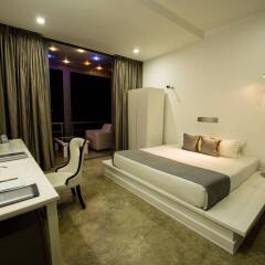 Отель VIlla Thawthisa сейф в номере