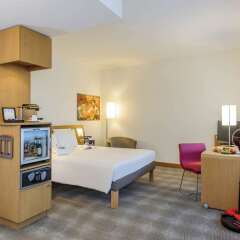 Отель Novotel Berlin Am Tiergarten Hotel Германия, Берлин - 2 отзыва об отеле, цены и фото номеров - забронировать отель Novotel Berlin Am Tiergarten Hotel онлайн удобства в номере