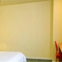 Отель Home Inn Chongqing Wanzhou Shixian Road сейф в номере