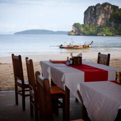Отель Sand Sea Resort пляж