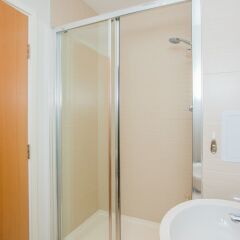 Отель Finsbury Park 2 Bedroom Flat On The Canal Великобритания, Лондон - отзывы, цены и фото номеров - забронировать отель Finsbury Park 2 Bedroom Flat On The Canal онлайн ванная фото 2
