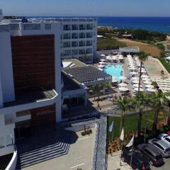 Evalena Beach Hotel Протарас парковка