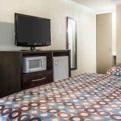 Super 8 by Wyndham Meadowlands in Carlstadt, United States of America from 142$, photos, reviews - zenhotels.com room amenities