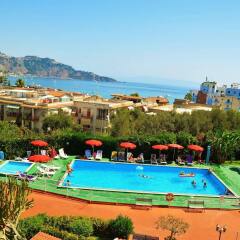 Отель Residence Villa Giardini Джардини Наксос бассейн фото 2
