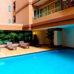 Отель Chara Ville Serviced Apartment Таиланд, Бангкок - отзывы, цены и фото номеров - забронировать отель Chara Ville Serviced Apartment онлайн бассейн