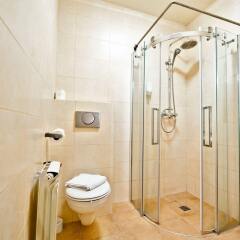 Отель Aparthotel Miodosytnia Польша, Краков - отзывы, цены и фото номеров - забронировать отель Aparthotel Miodosytnia онлайн ванная