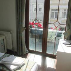 Отель La Petite Maison балкон