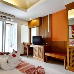 Отель First Bungalow Beach Resort Таиланд, Самуи - 6 отзывов об отеле, цены и фото номеров - забронировать отель First Bungalow Beach Resort онлайн комната для гостей фото 4