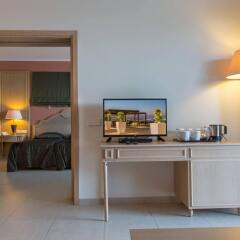 Отель The Kresten Royal Villas & Spa удобства в номере