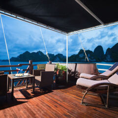 Отель Pelican Halong Cruise с домашними животными