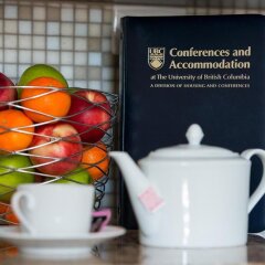 Отель West Coast Suites at UBC Канада, Аптаун - отзывы, цены и фото номеров - забронировать отель West Coast Suites at UBC онлайн интерьер отеля фото 3