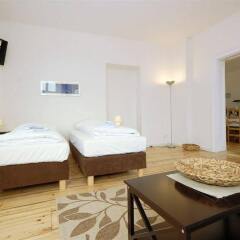 Отель Old Town Apartments Metzer Strasse Германия, Берлин - отзывы, цены и фото номеров - забронировать отель Old Town Apartments Metzer Strasse онлайн комната для гостей фото 5
