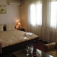 Отель Family Hotel Regina Болгария, Тырговиште - отзывы, цены и фото номеров - забронировать отель Family Hotel Regina онлайн комната для гостей фото 2
